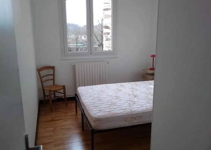 Location Maison De 2 A 6personnes Sur Cele Proche De Figeac 펜션 *